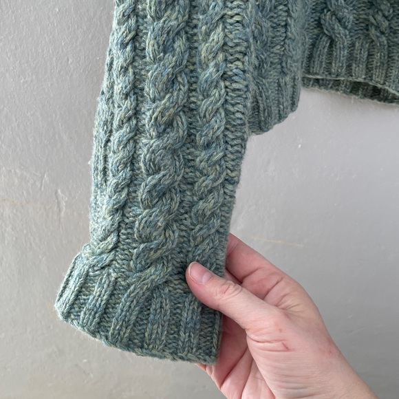 Vintage Ralph Lauren Green Cable Knit Sweater with Red Floral Design Size Lg - Picture 5 of 8